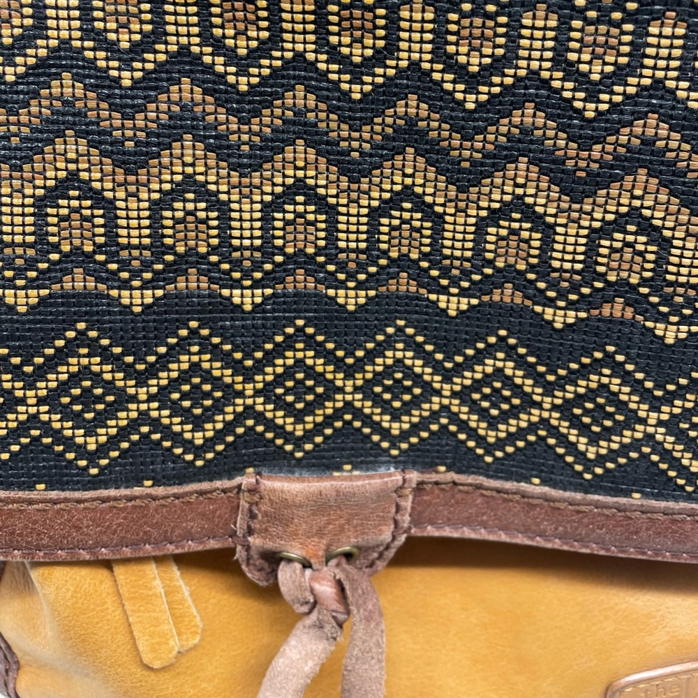 The Sak bag. Can be worn as a crossbody or as a backpack.